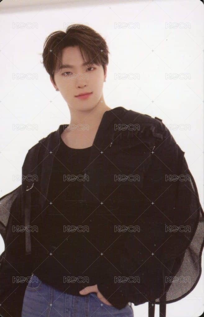 FOLLOW AGAIN 隨機卡  正面