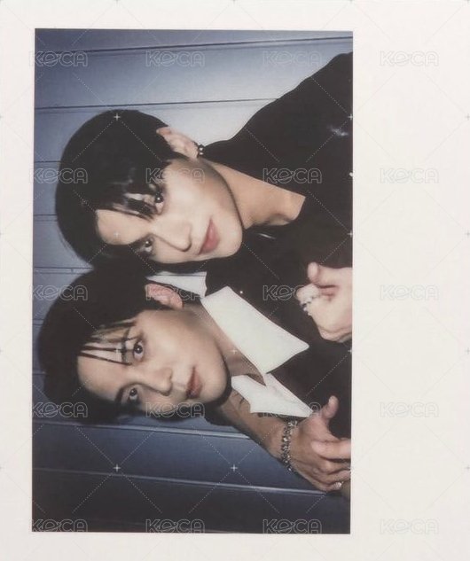 GOLDEN HOUR :  Part.3 In Your Fantasy ms 幸運卡 Polaroid 正面