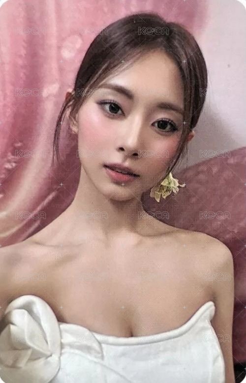 aboutTzu  專輯卡  正面