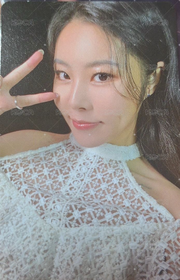 WAW 專輯卡  正面