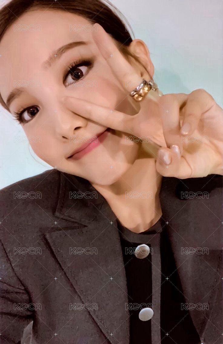 Eyes Wide Open 專輯卡  正面