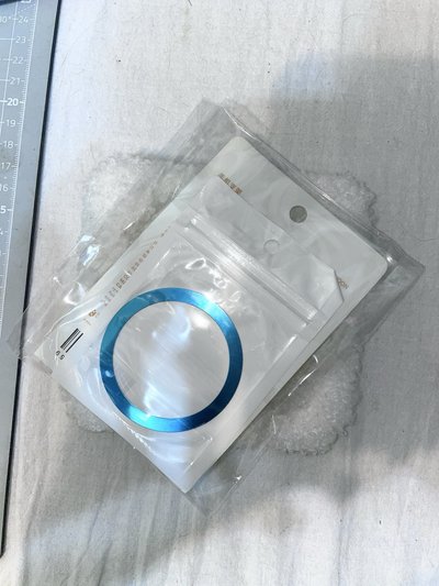 🔴𝙋𝙋𝙐𝙇𝘽𝘼𝙏𝙐 黃春磁吸手機支架 重慶快閃店 （需帶一張🔴標記小卡）黃春