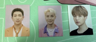 BTS 年曆證件照