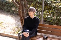 민