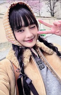 We are 專輯卡 we ver.  專卡-妮