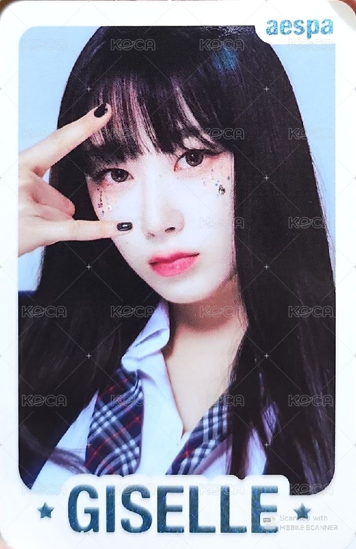 MY WORLD 隨機卡 C版吉 正面