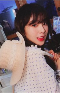 Bad Boy 專輯卡 背帽姐