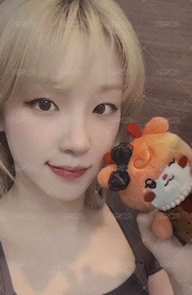 We are 隨機卡 拿娃琦 正面