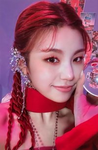 GUESS WHO 專輯卡 