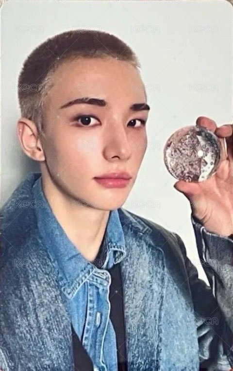 Hollow 專輯卡 初回生產限定盤A 正面