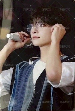 FOLLOW AGAIN 演唱會 DVD / CD 卡 DVD ver. 正面