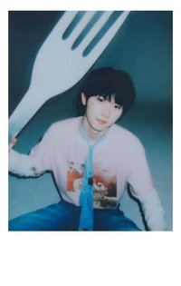 25‘台曆 隨機卡 1單人拍立得 叉子