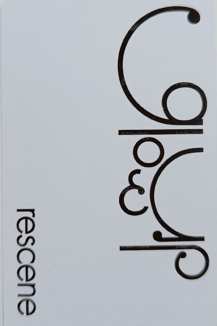 Glow Up QR專ME版 專輯卡  背面