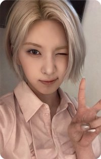 FORWARD am 1.0 簽售卡 當日造型裴