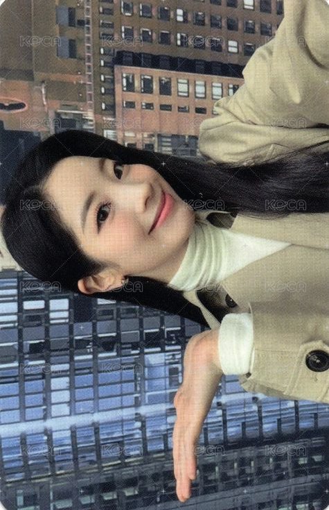 TWICE SEASON’S GREETINGS 2024 年曆卡  正面