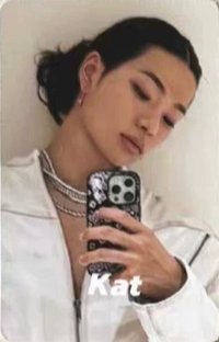 FAMOUS yeti 2.0 簽售卡 