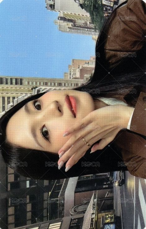 TWICE SEASON’S GREETINGS 2024 年曆卡  正面