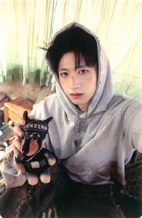 朱志鑫19歲生日周邊《倒刺》 隨機卡 帽衫小狗卡