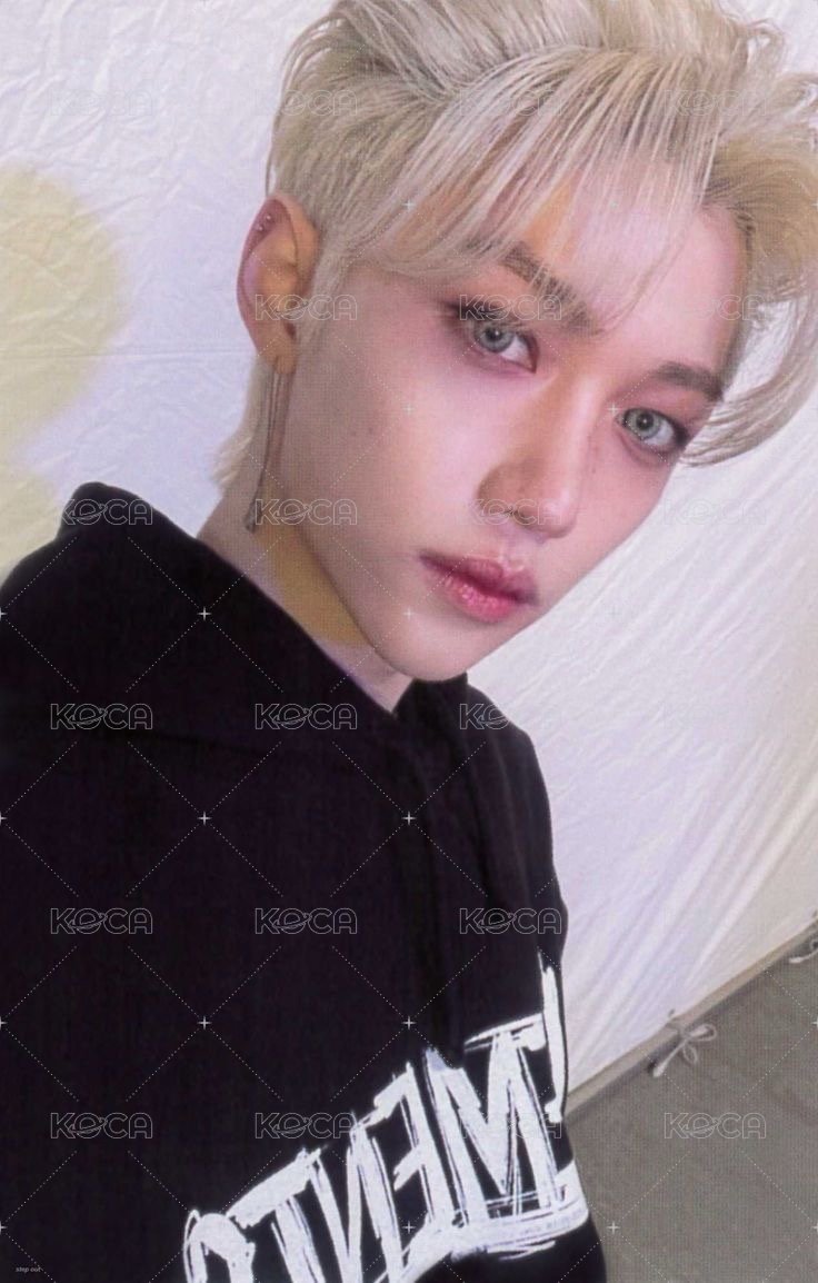 ODDINARY 專輯卡 B ver. 正面