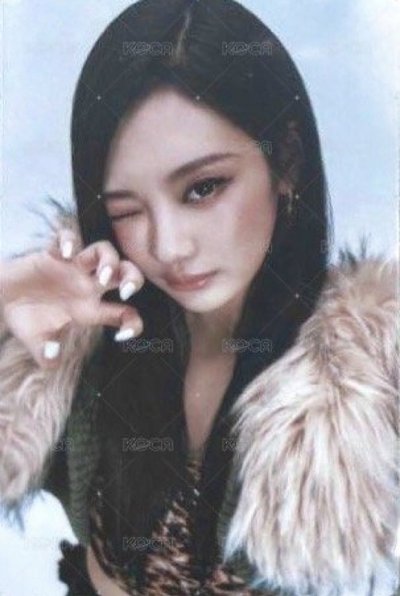 aespa Karina Just隨身碟綁一張隨機卡寧