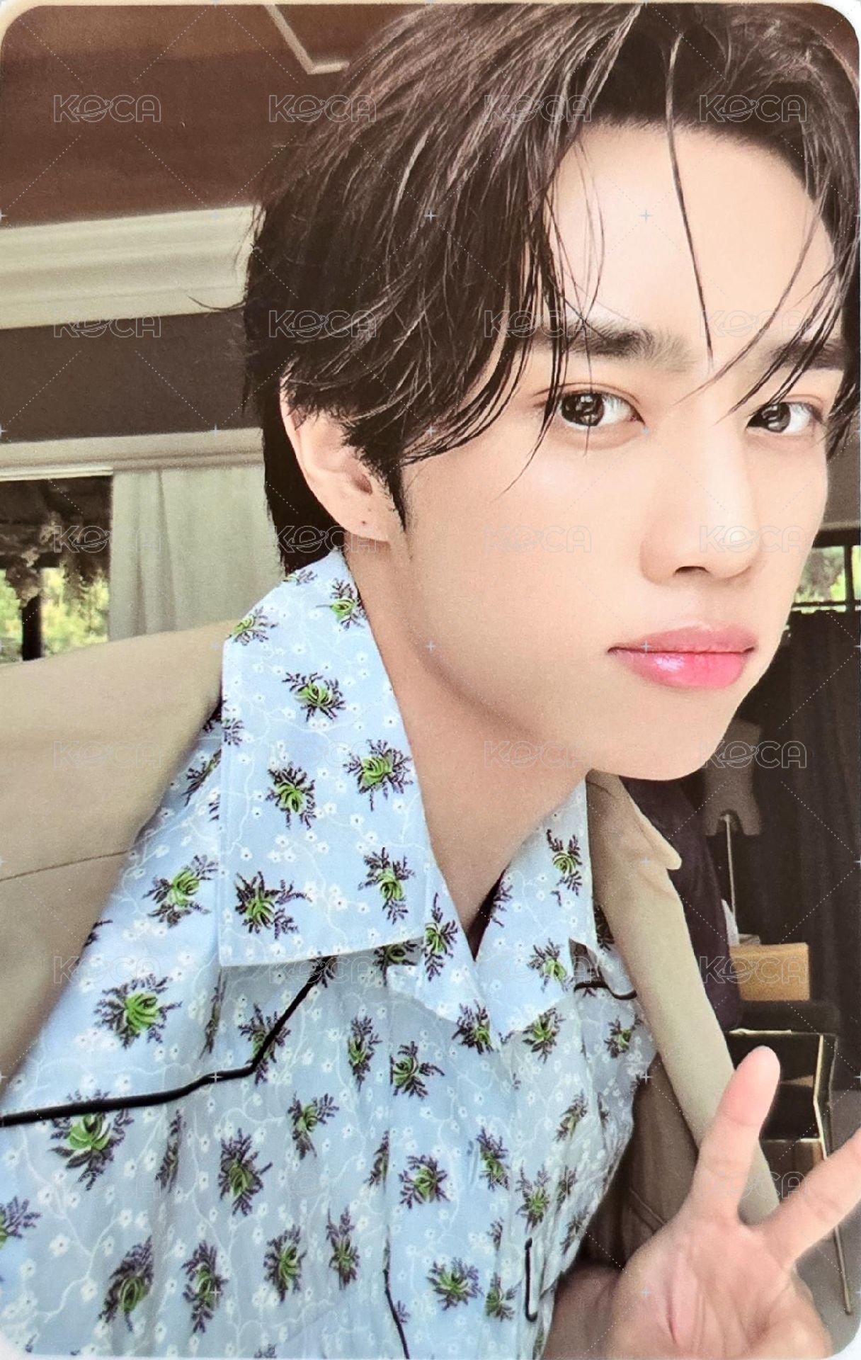 雜誌卡 伊周 正面