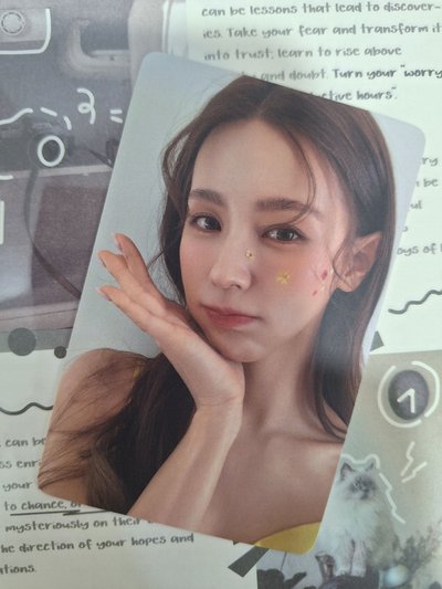 烏托邦雜誌卡 中背