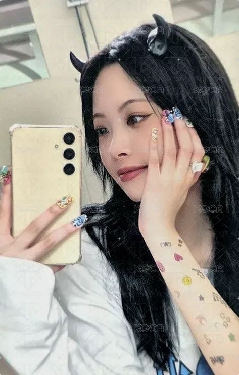 CRAZY ms 簽售卡  正面