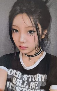 bomb yzy 4.0 幸運卡 