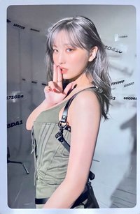 BETWEEN 1&2 專輯卡 