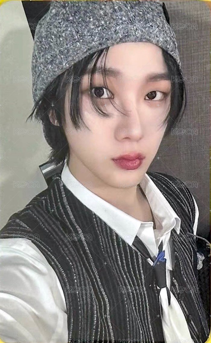 HOW? 愛豆驛站 2.0 簽售卡 1 正面