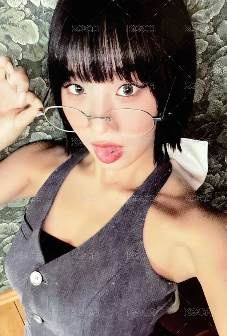 2025 Season’s Greetings 年曆卡  正面