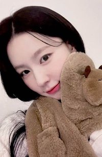 正規二 yzy 8.0 特典卡 卡皮巴拉