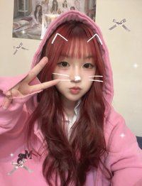小歪 > <