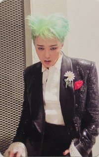 Übermensch 專輯卡 ver. red jewel