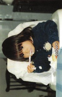 THE STORY BEGINS 專輯卡 