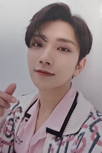 NOT ALONE 專輯卡 C ver.