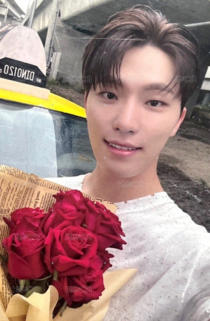 MINI12 yzy 簽售卡 ｜一直娛上海線下簽售 正面