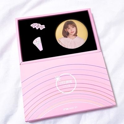 IZ*ONE 宮脇咲良 EYES ON ME 徽章組