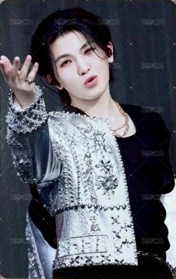 FOLLOW AGAIN 演唱會 DVD / CD 卡 藍光ver. 正面