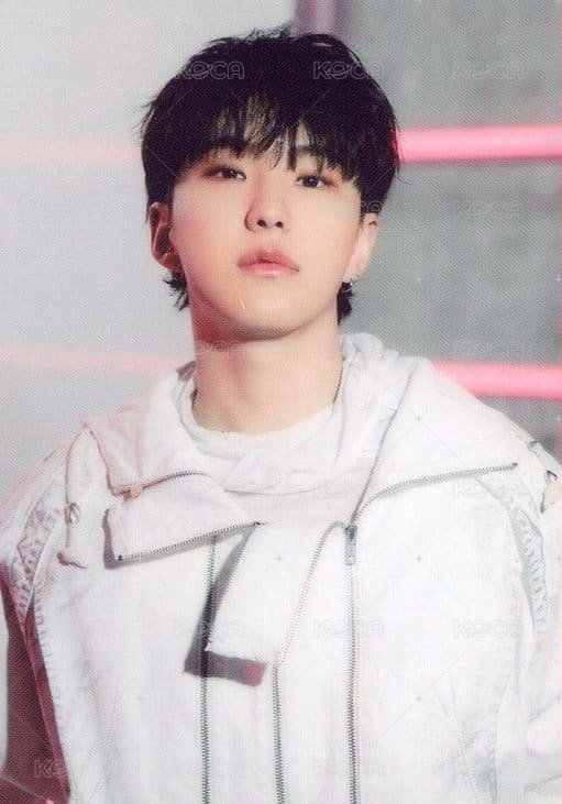 FOLLOW AGAIN 隨機卡  正面