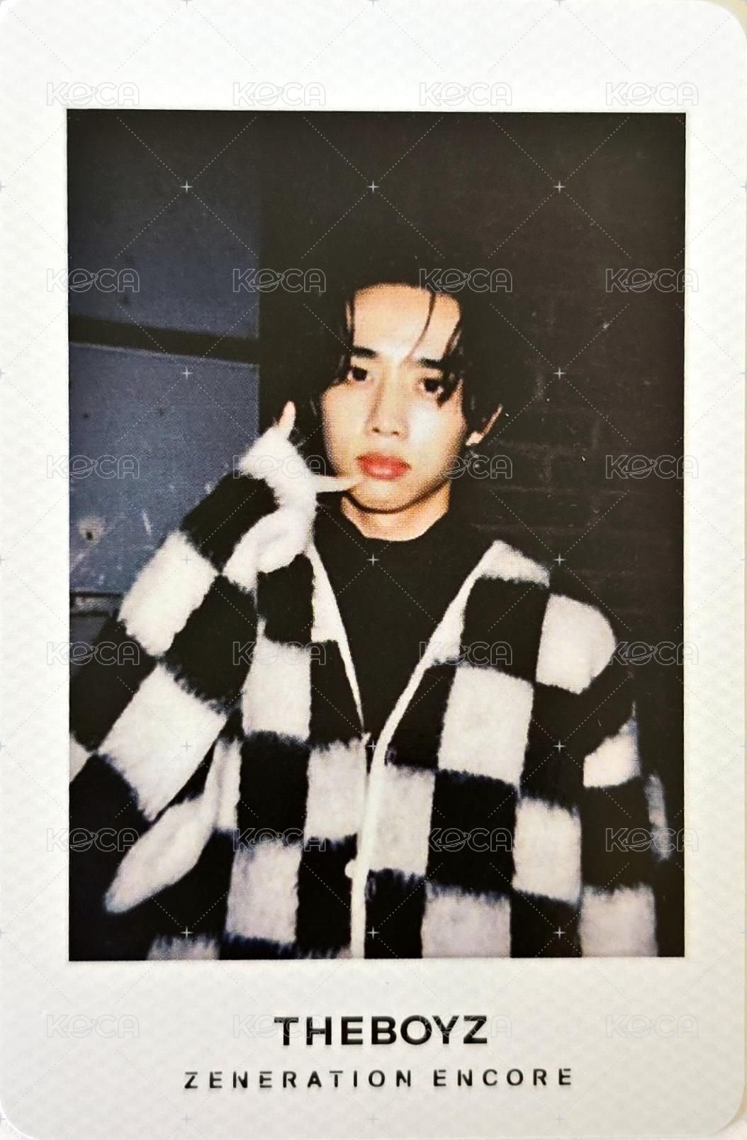 THE BOYZ 2ND WORLD TOUR : ZENERATION – ENCORE 周邊卡 迷你娃娃 正面