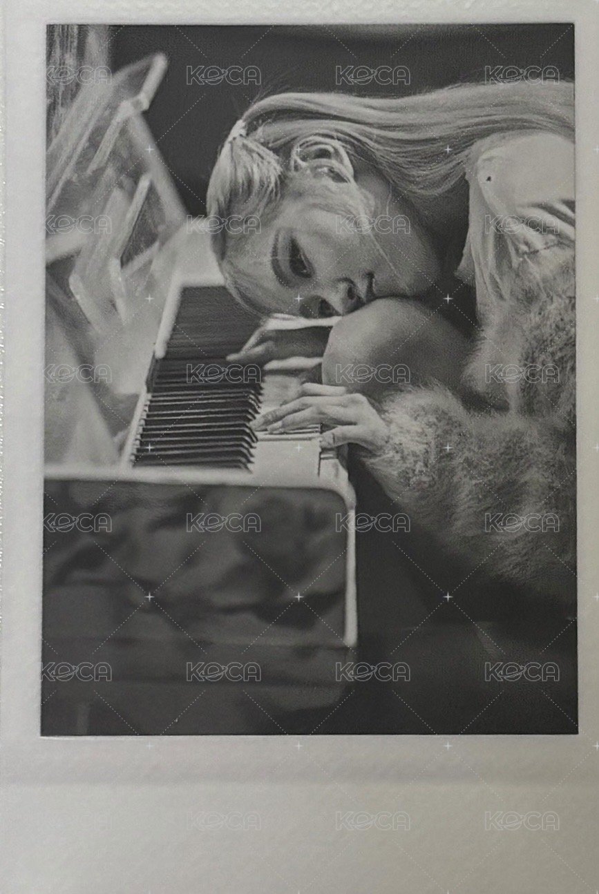 R 專輯卡 鋼琴肉 正面