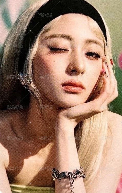 DIFFERENT 隨機卡  正面