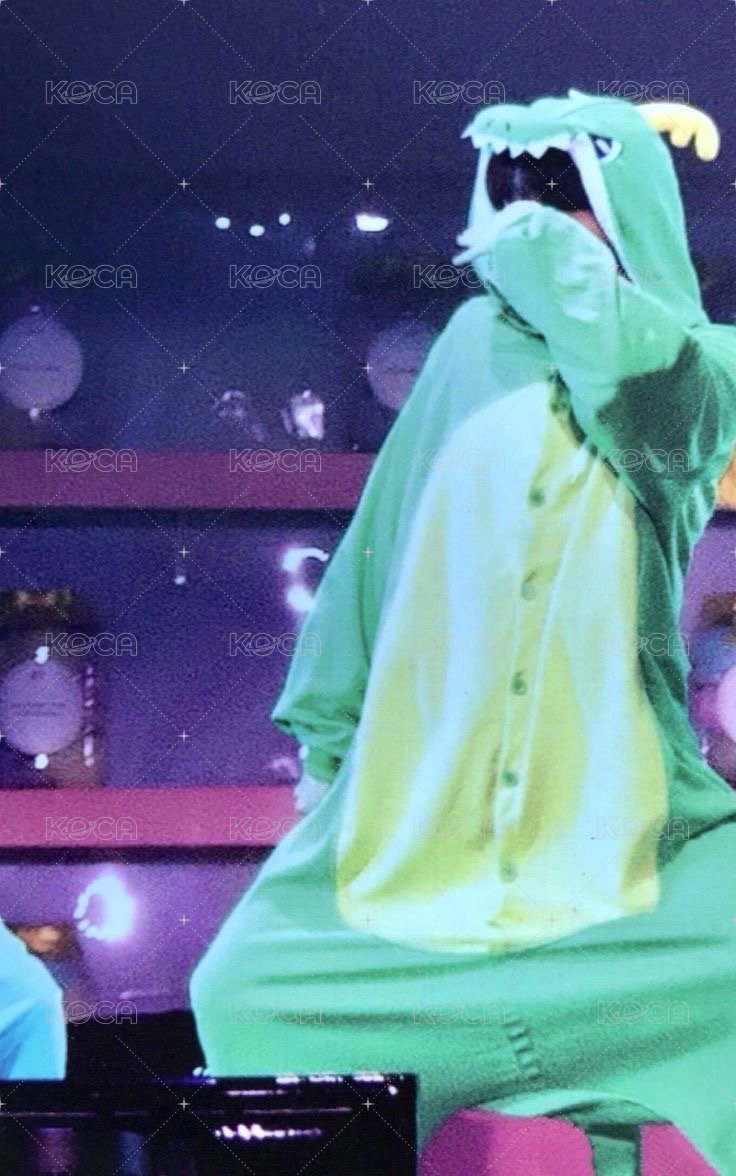 4期FM 演唱會 DVD / CD 卡 韓四期 雙面 背面