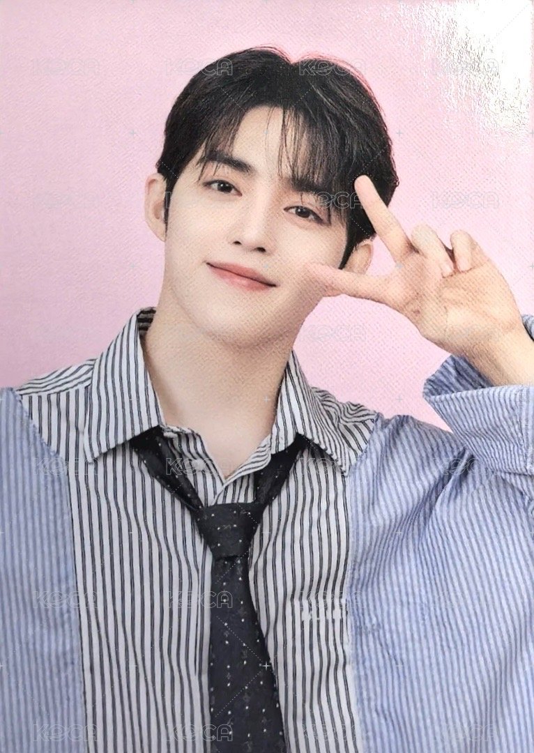 25‘FM｜HOLIDAY 隨機卡 卡包卡 正面