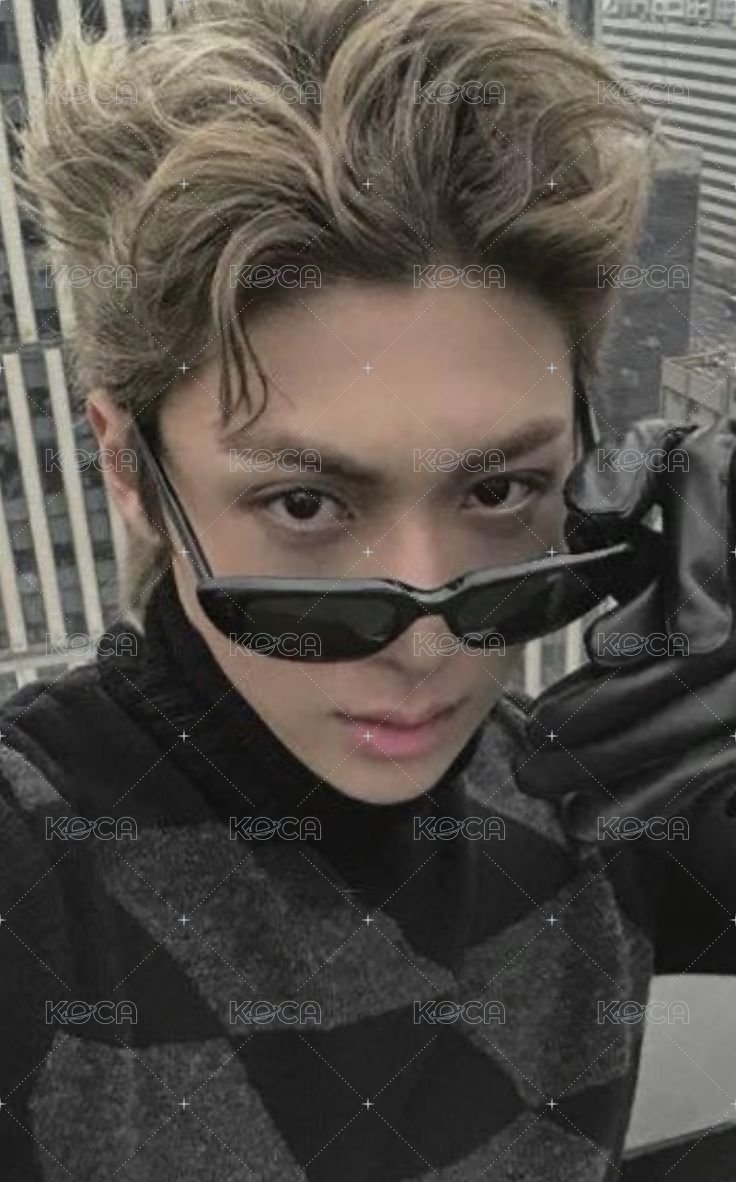 FAMOUS 專輯卡 Famous ver. 正面