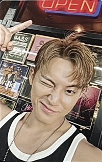 HYPE VIBES 專輯卡 WVS電子專A ver