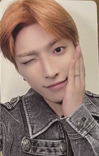 第二週卡包-摸臉中