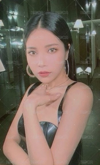 WAW 專輯卡  正面