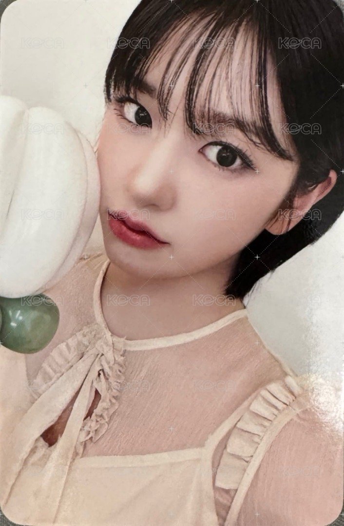 代言卡 俞真 CLIO 正面